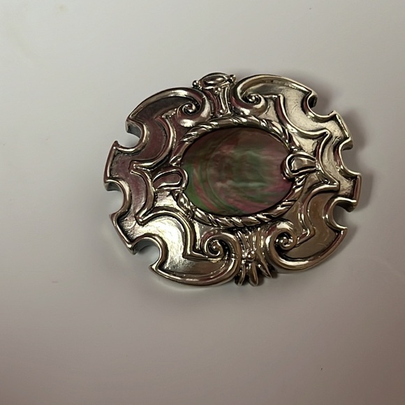 The met 925 sterling pin - Picture 2 of 6